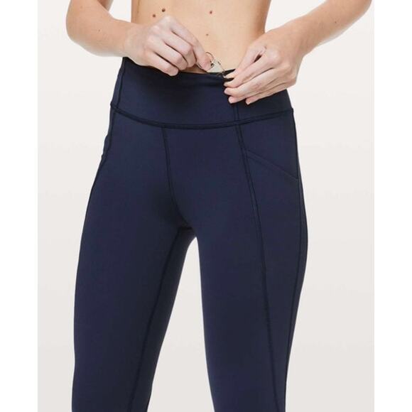 Lululemon Time To Sweat Crop *23 in True Navy Size 8 - Picture 10 of 12